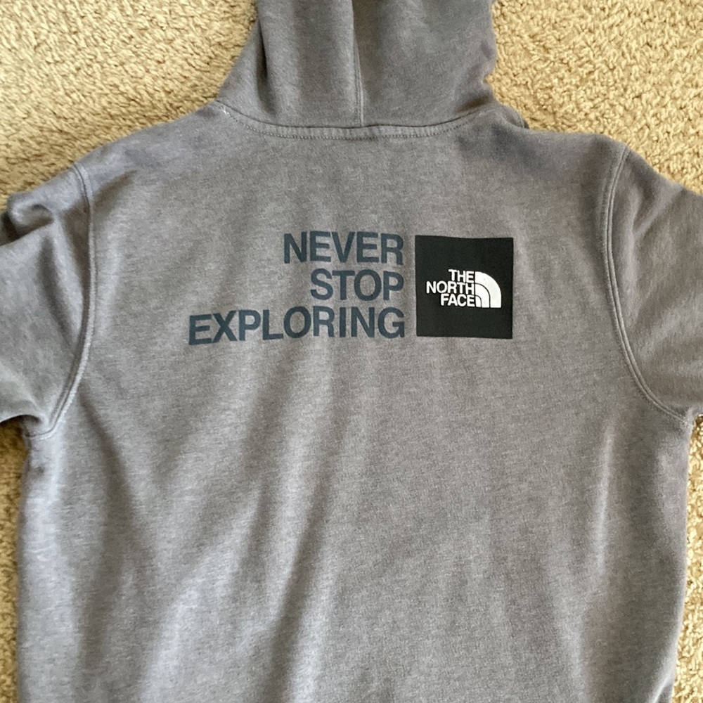 The North Face Grey "Never Stop Exploring" size M